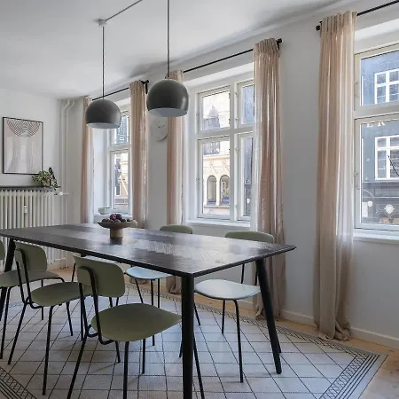 Sanders Main - Popular Two-bedroom Duplex Next To Magical Nyhavn Copenhagen