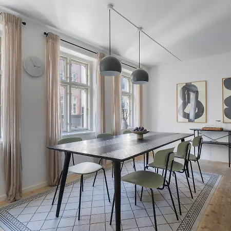 Sanders Main - Popular Two-bedroom Duplex Next To Magical Nyhavn *