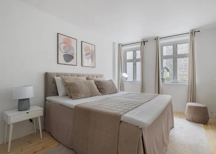 Main 1 - Cozy 2-bdr In Center Of Appartement