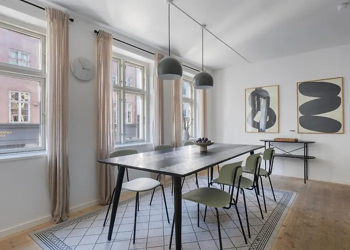 Main 1 - Cozy 2-bdr In Center Of *