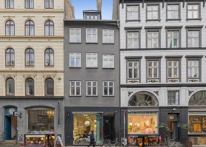 Main 1 - Cozy 2-bdr In Center Of Appartement